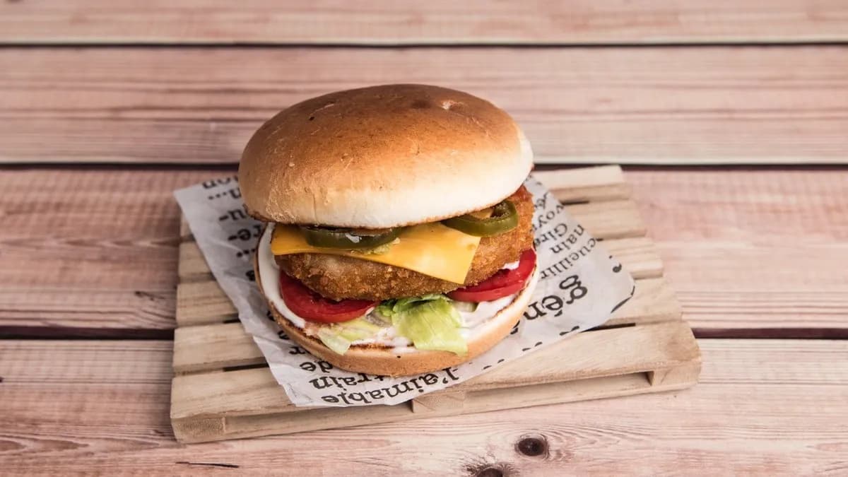 B&B's Hot 'n Cheesy Burger