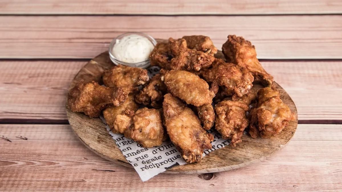 B&B's Wings (15db) + 3 szósz