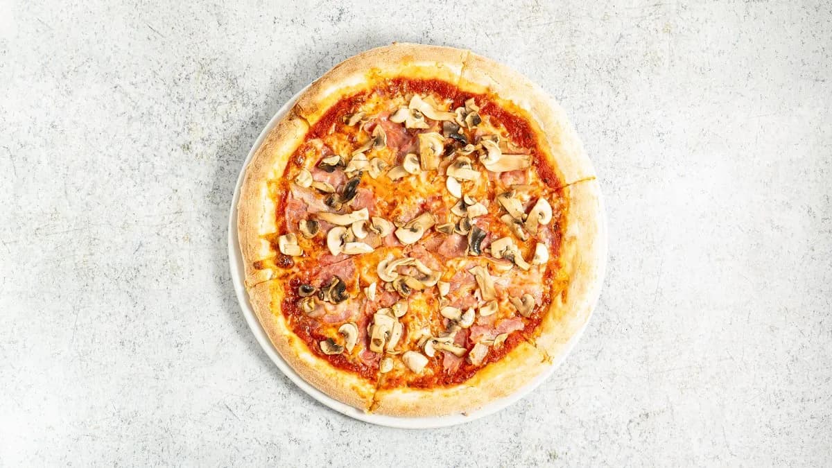 Sonka-Gomba Prosciutto E Funghi