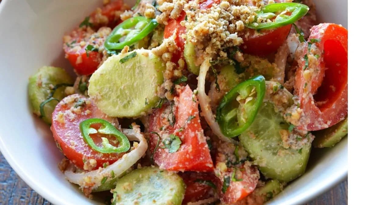 Aragvi saláta dióval