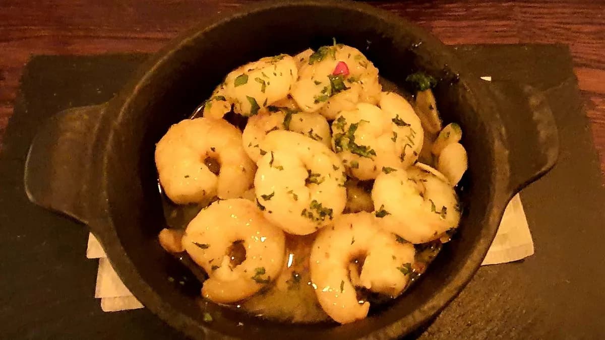 GARNÉLA FAROK FOKHAGYMÁS OLÍVAOLAJBAN