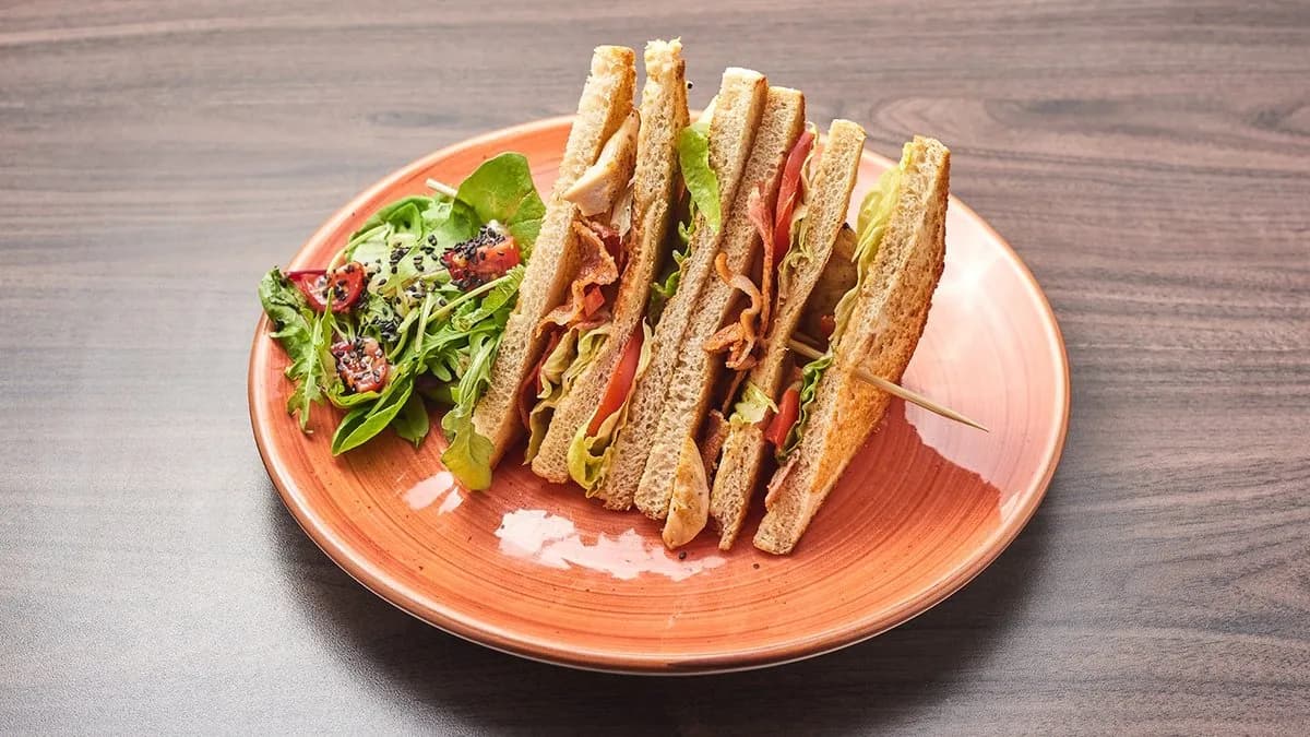 Club szendvics toast kenyérben