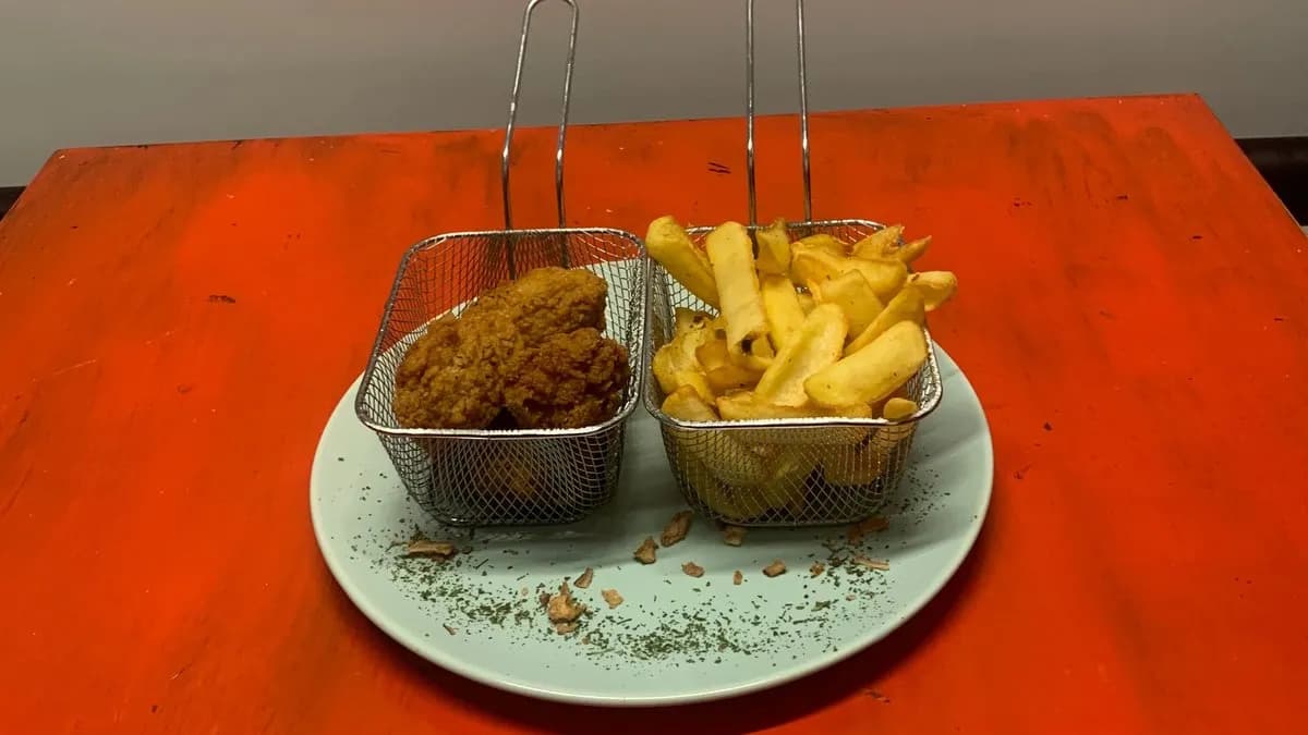 Roppanós Csirkeszárny Menü