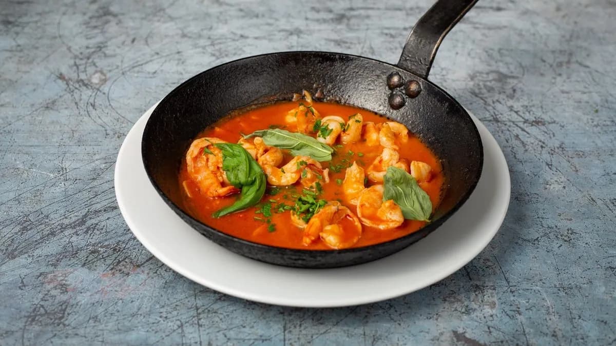 Fokhagymás tigrisrák, kevert saláta