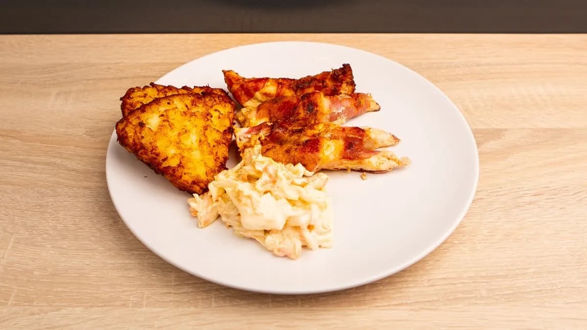 BACONBE GÖNGYÖLT CSIRKEMELL