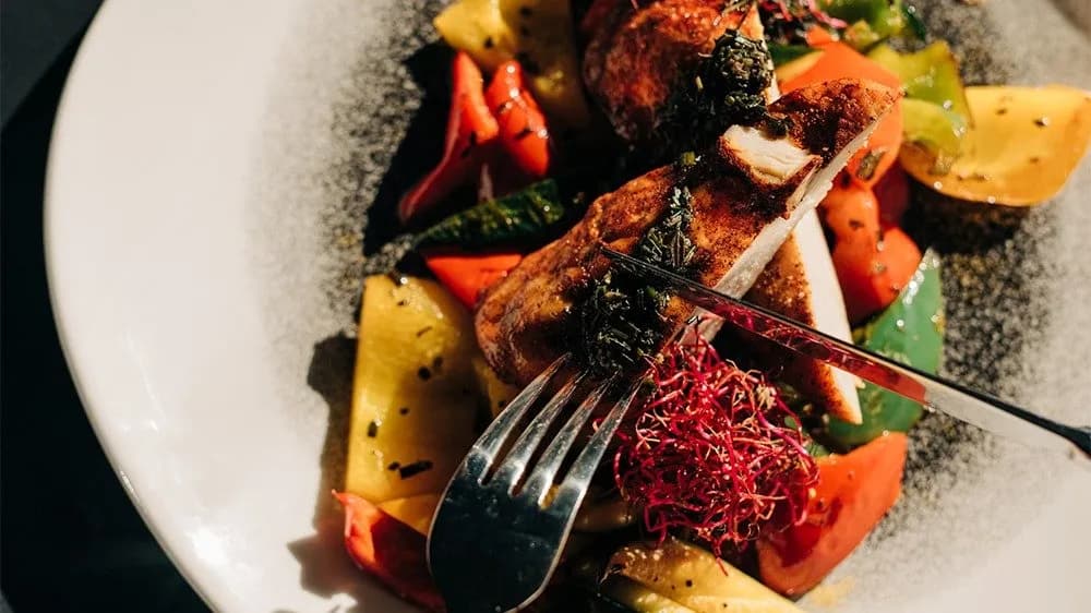 Csirke steak, grill zöldség chimichurri