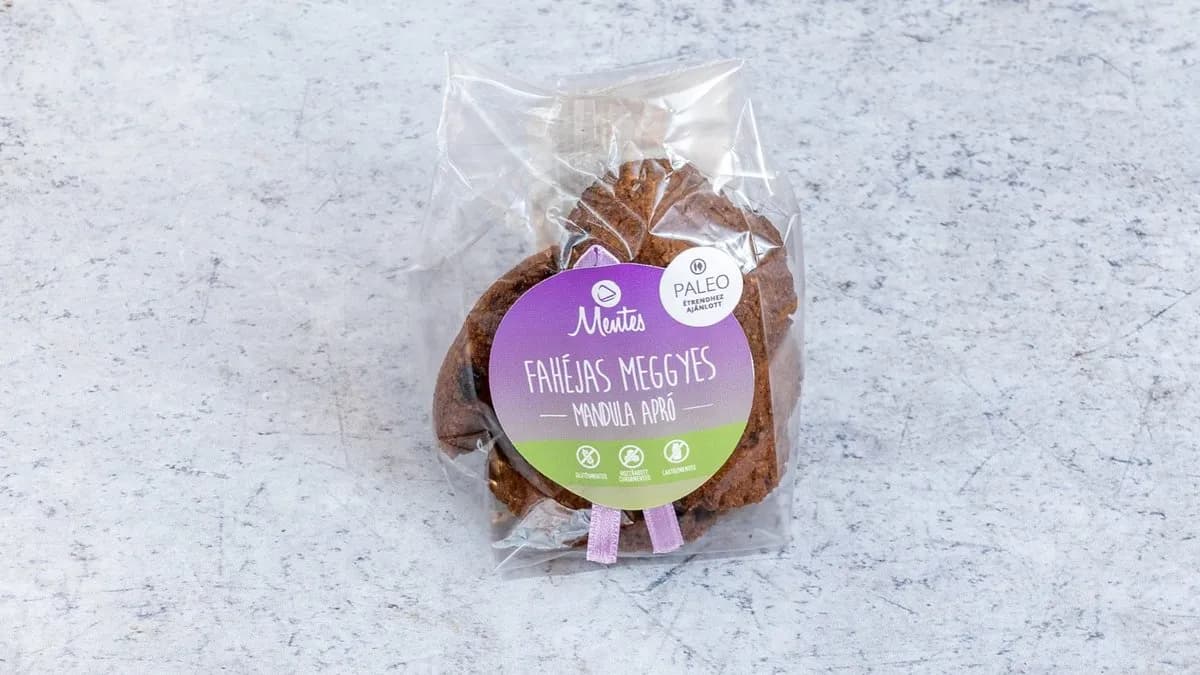 Fahéjas meggyes keksz