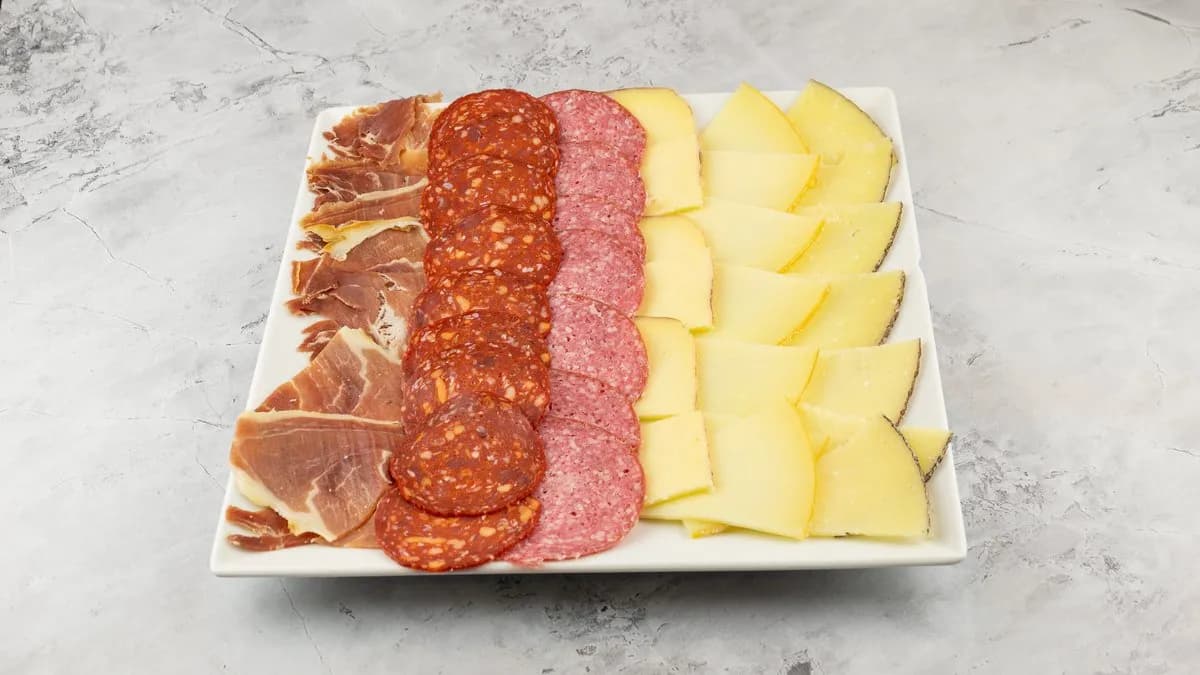 Gran Tabla de Jamones, Quesos y Embutidos (4 pax)