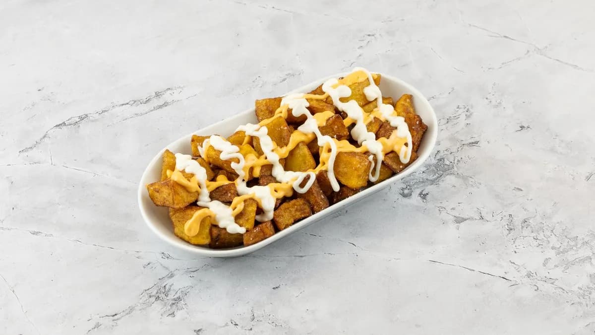 Patatas Bravas con Allioli