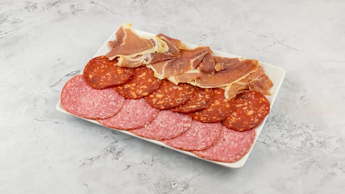 Tabla de Jamones y Embutidos Seleccionados (2 pax)