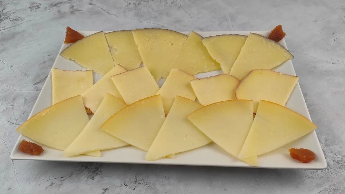 Tabla de Quesos Seleccionados  (6 pax)