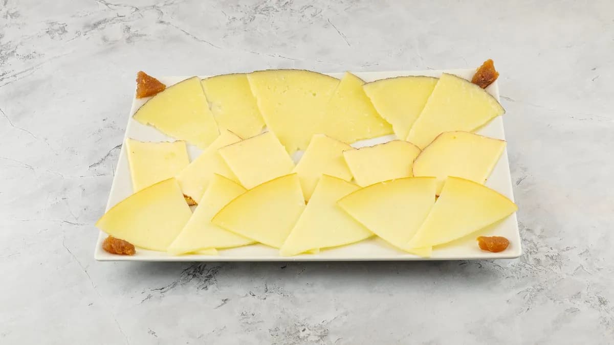 Tabla de Quesos Seleccionados (4 pax)