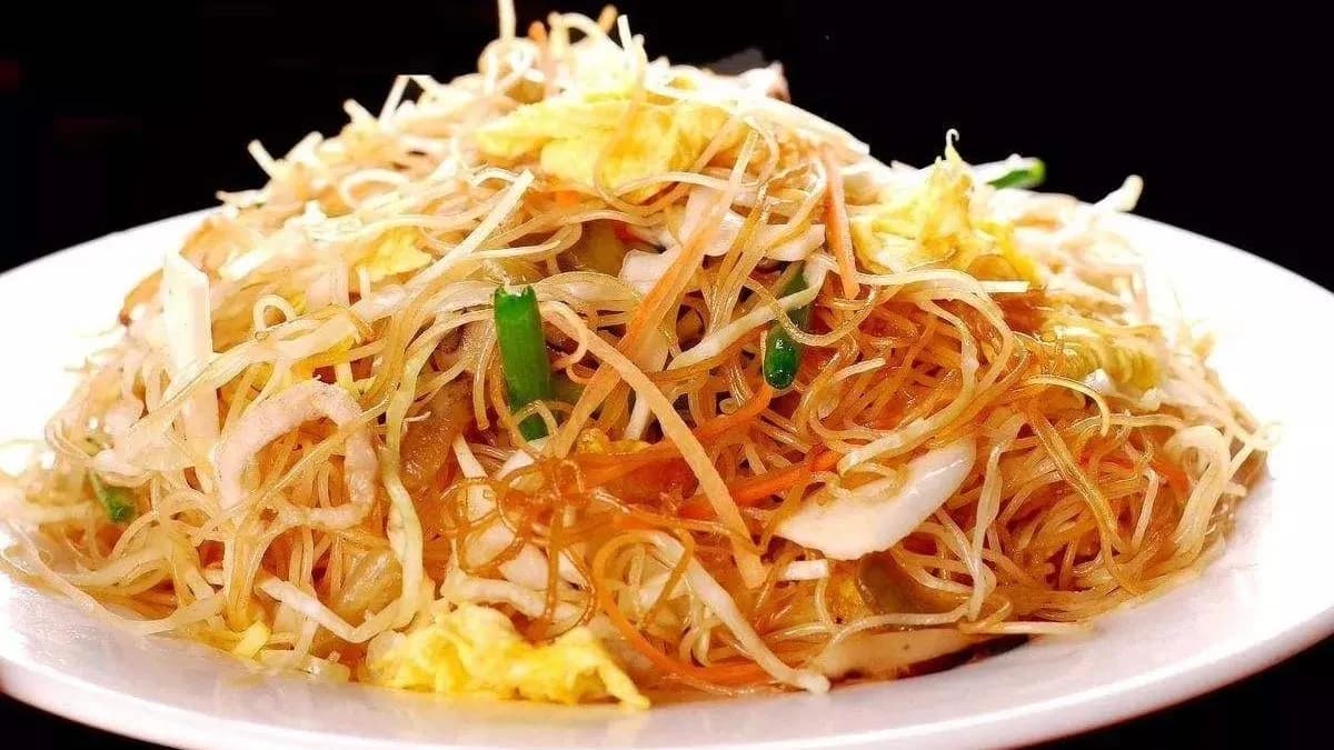 Pirított rizs tészta