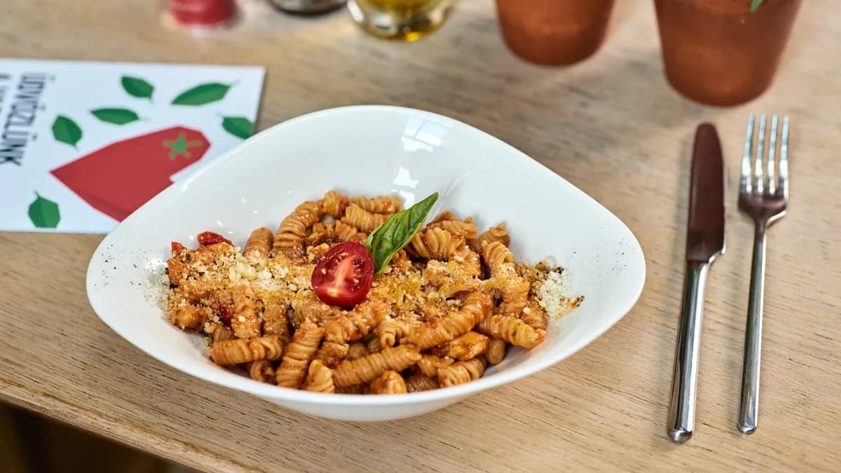 PASTA POLLO DI PESTO ROSSO