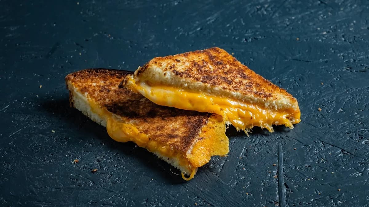 GRILLED CHEESE SANDWICH