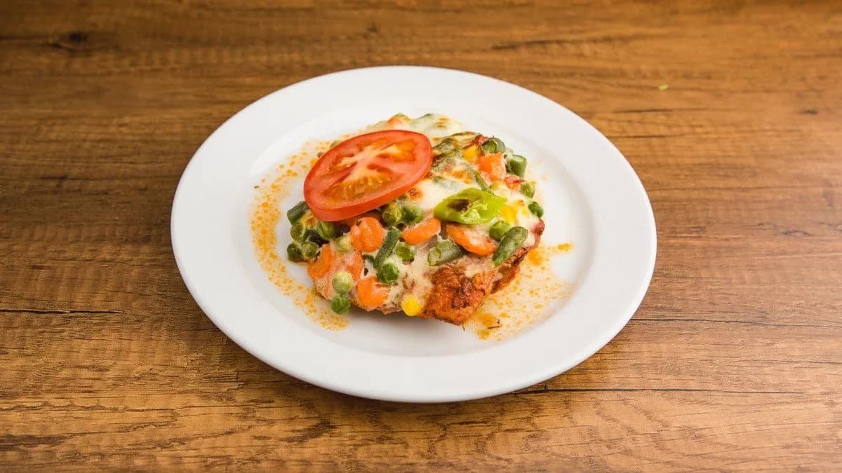 Rakott csirkemell választható körettel