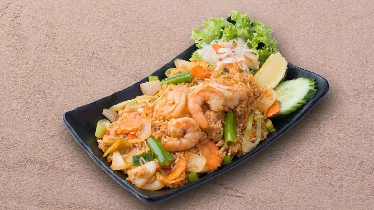 Kao Pad Tom Yum Talay 🌶️