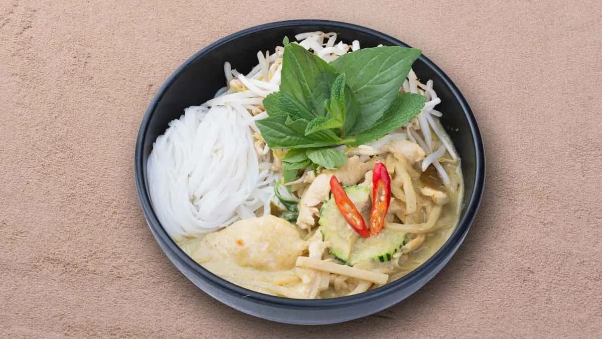 Ka Nom Jean Nam Ya Kaang Keaw Wan Deang 🌶️