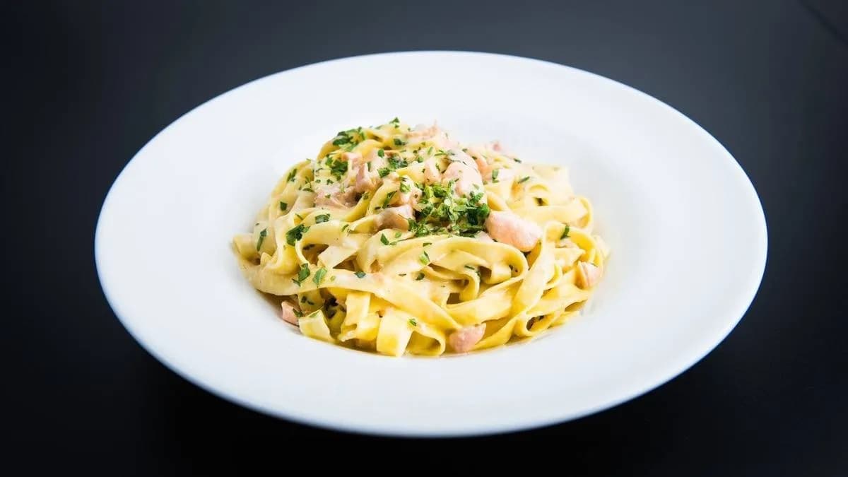 Tagliatelle al Salmone
