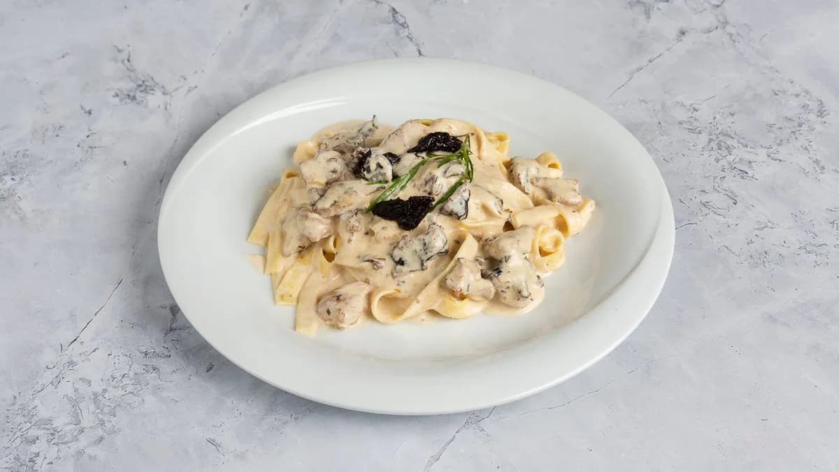 Tagliatelle con prugne