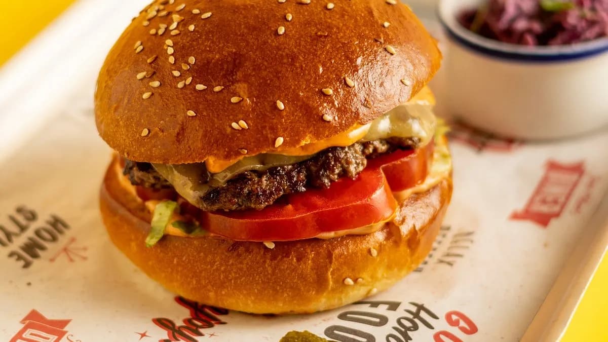 SMASHED BACON SAJTBURGER