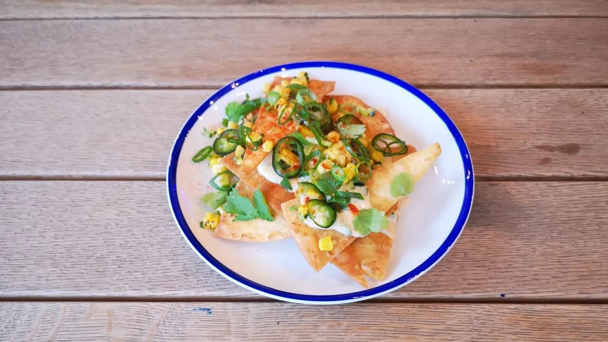 PIKÁNS SAJTOS NACHOS