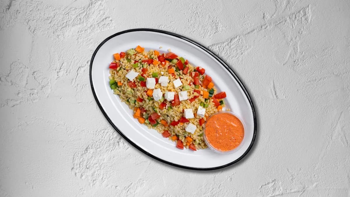 Bulgursaláta pikáns öntettel