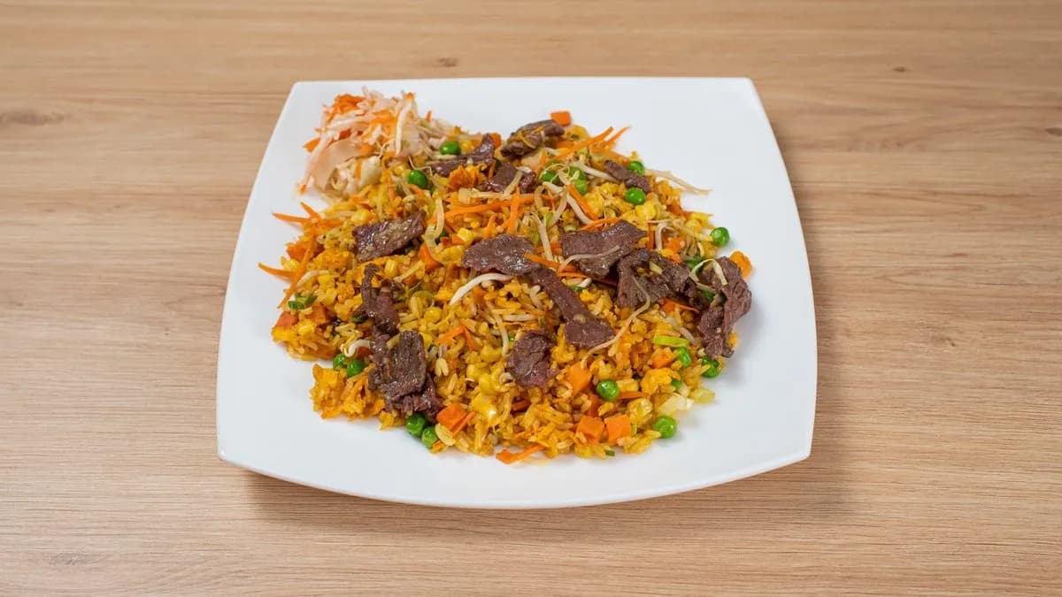 Pirított rizs marhával