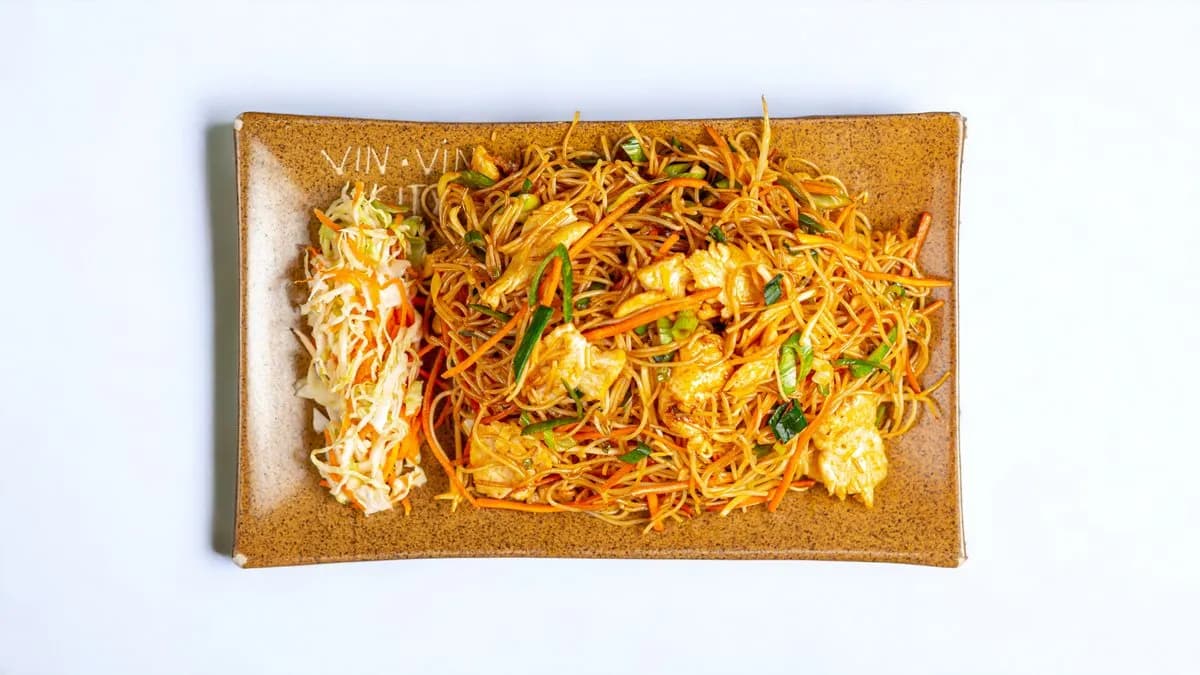 Pirított rizstészta csirkével