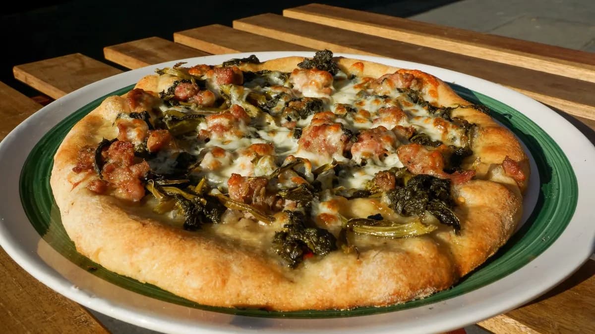 Napoletana - Salsiccia e Friarielli