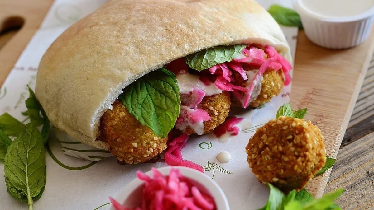 Falafel pitában
