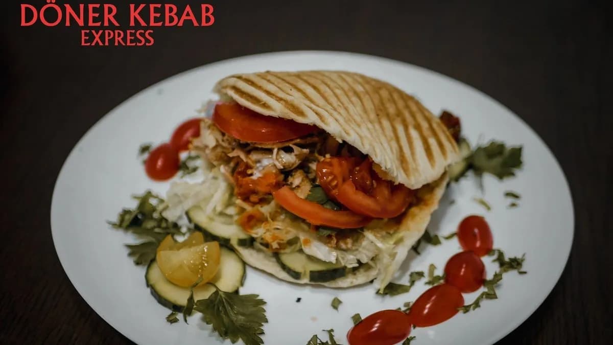 Gyros teljes kiőrlésű pitában