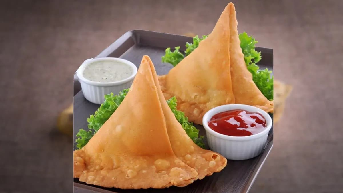 Zöldséges Samosa (2 db)