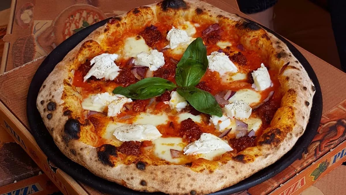Pizza Nduja Calabrese e Bufala