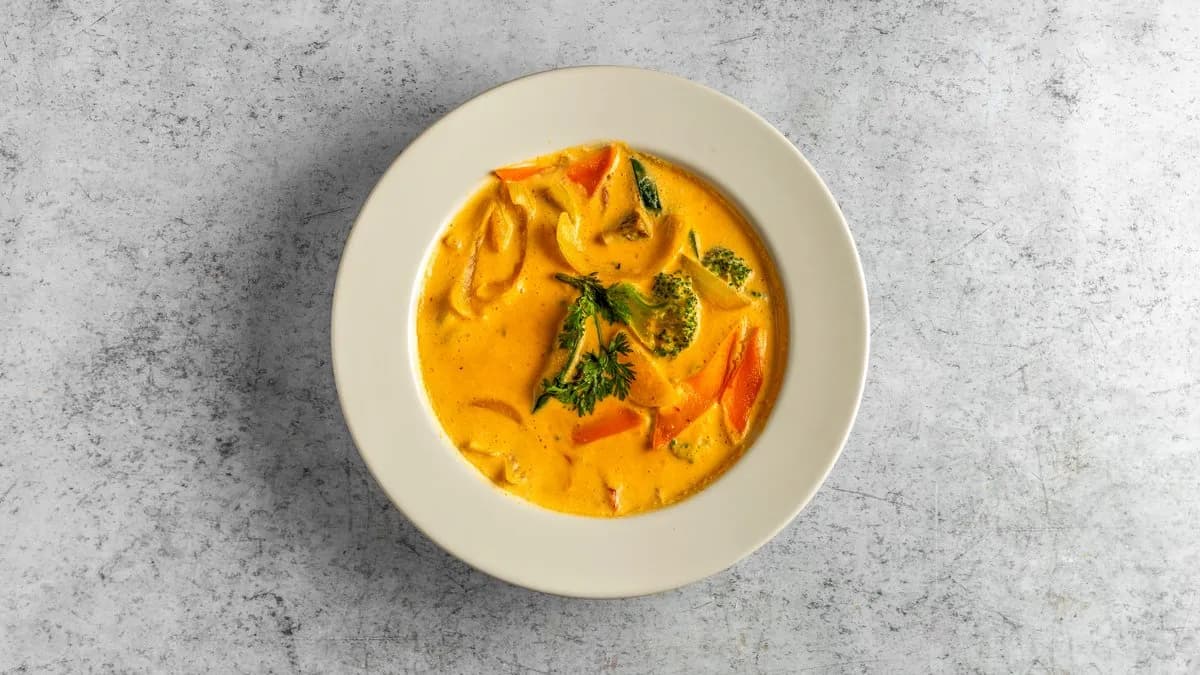 Sárga curry tésztával