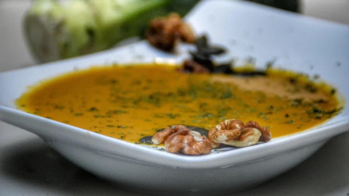 Menü 6. (napi leves+bundiszendó, sonka-sajtos)