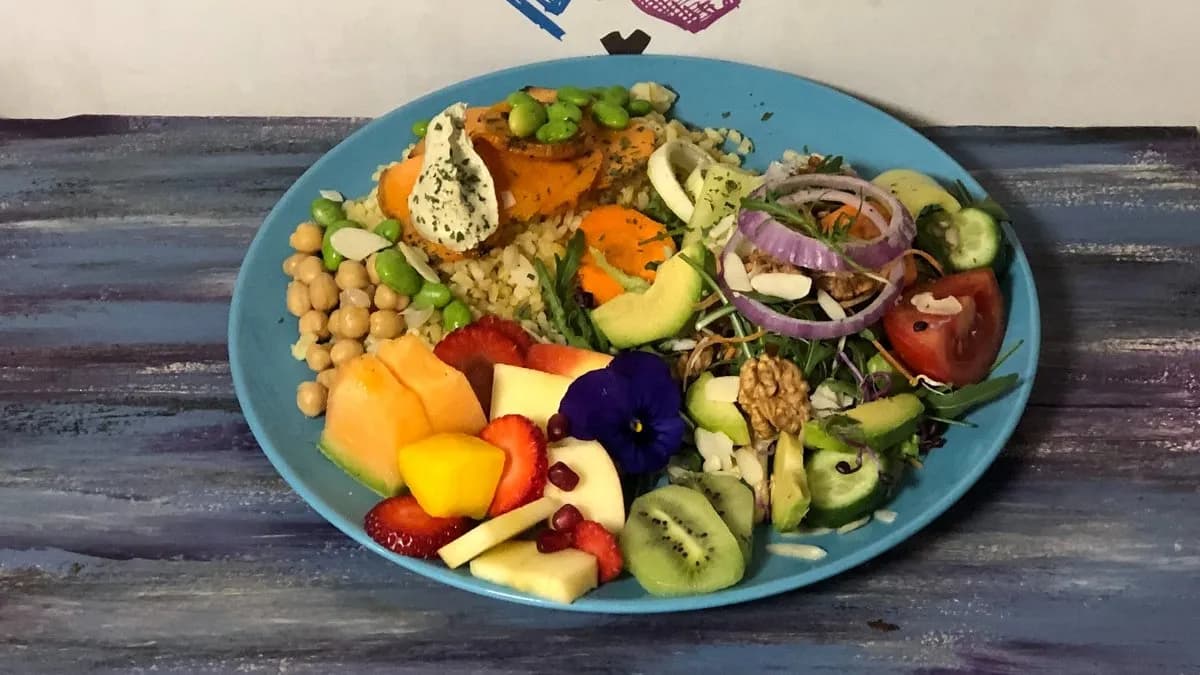 Buddha bowl saláta tál