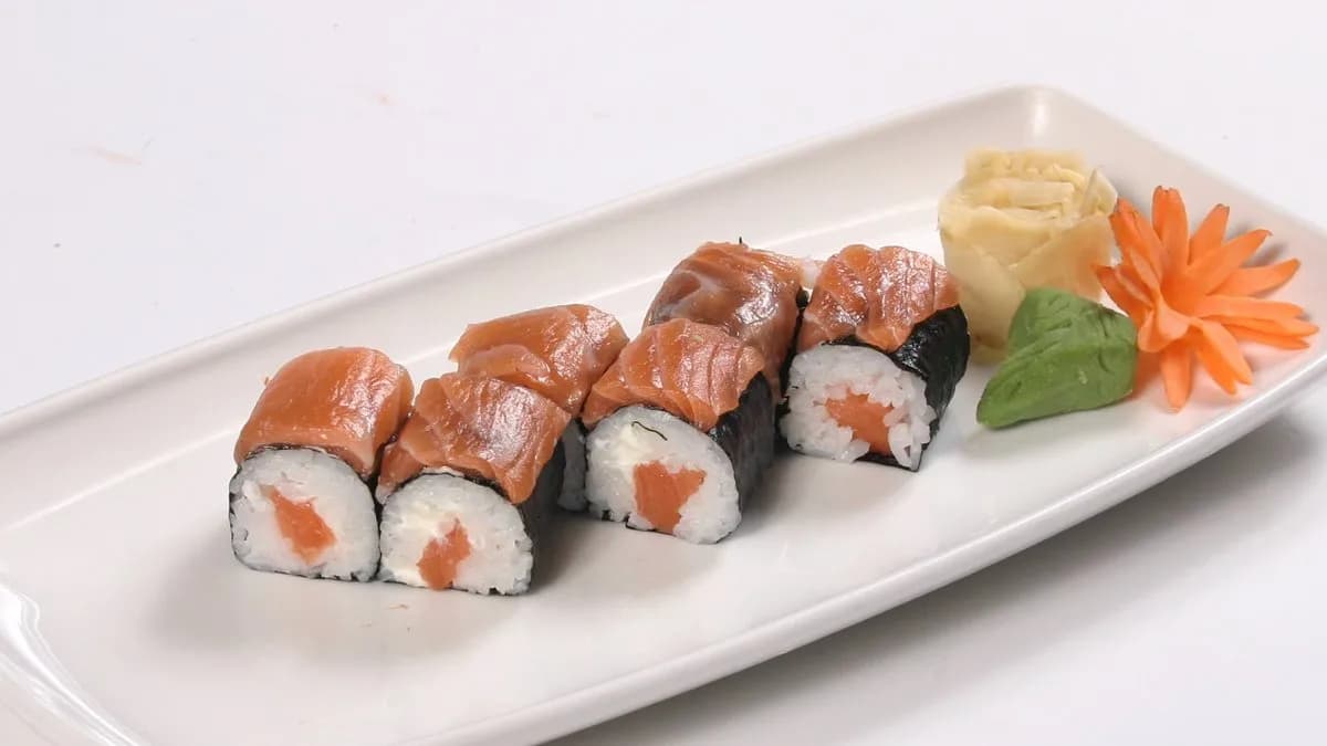 78. Extra salmon maki
