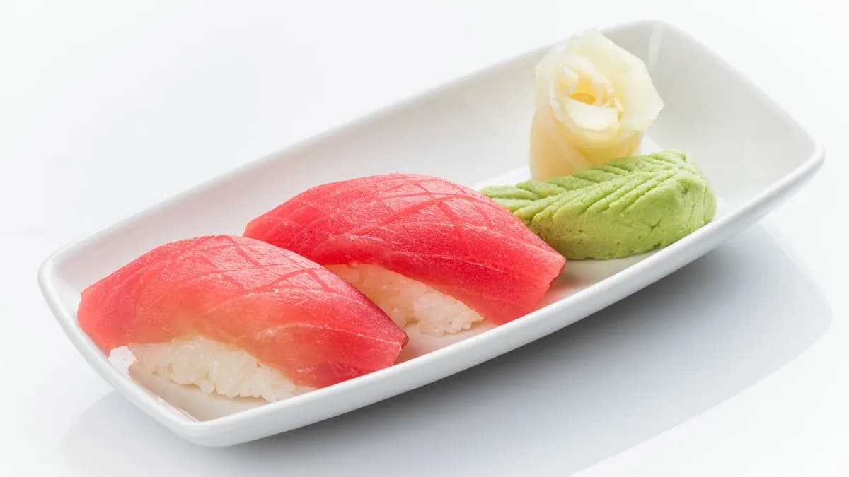 48. Vörös tonhal rizságyon