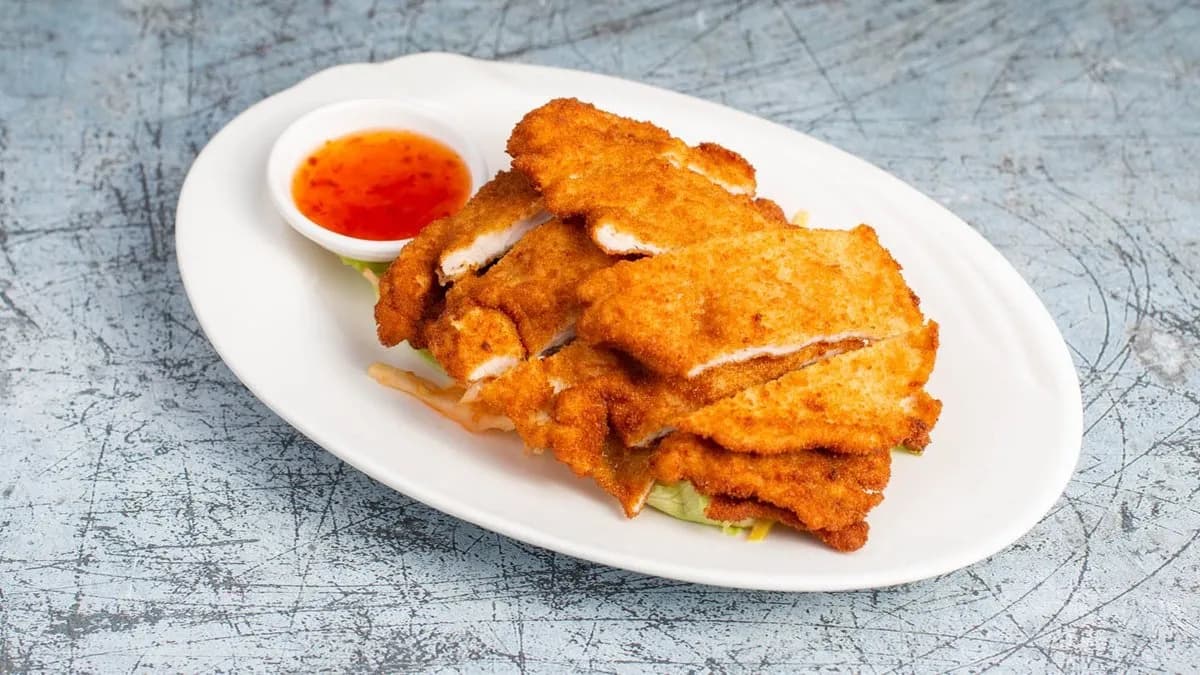 323 Illatos-omlós csirke 香酥鸡