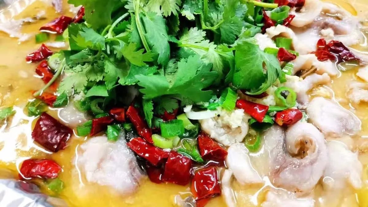 614 Savanyúkáposztás tengeri halfilé 酸菜白鱼