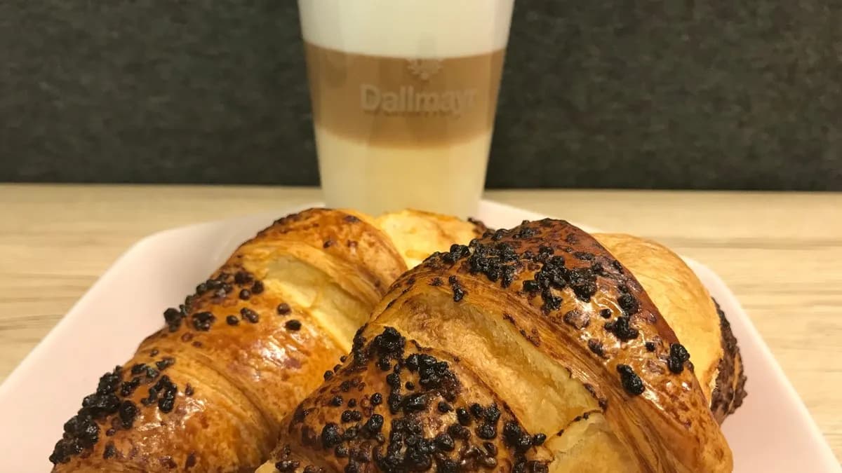 Csokis croissant menü