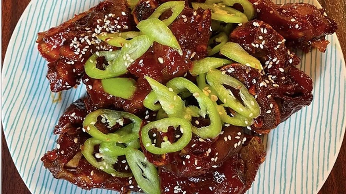 Sunsal Bul Jokbal 순살 불족발