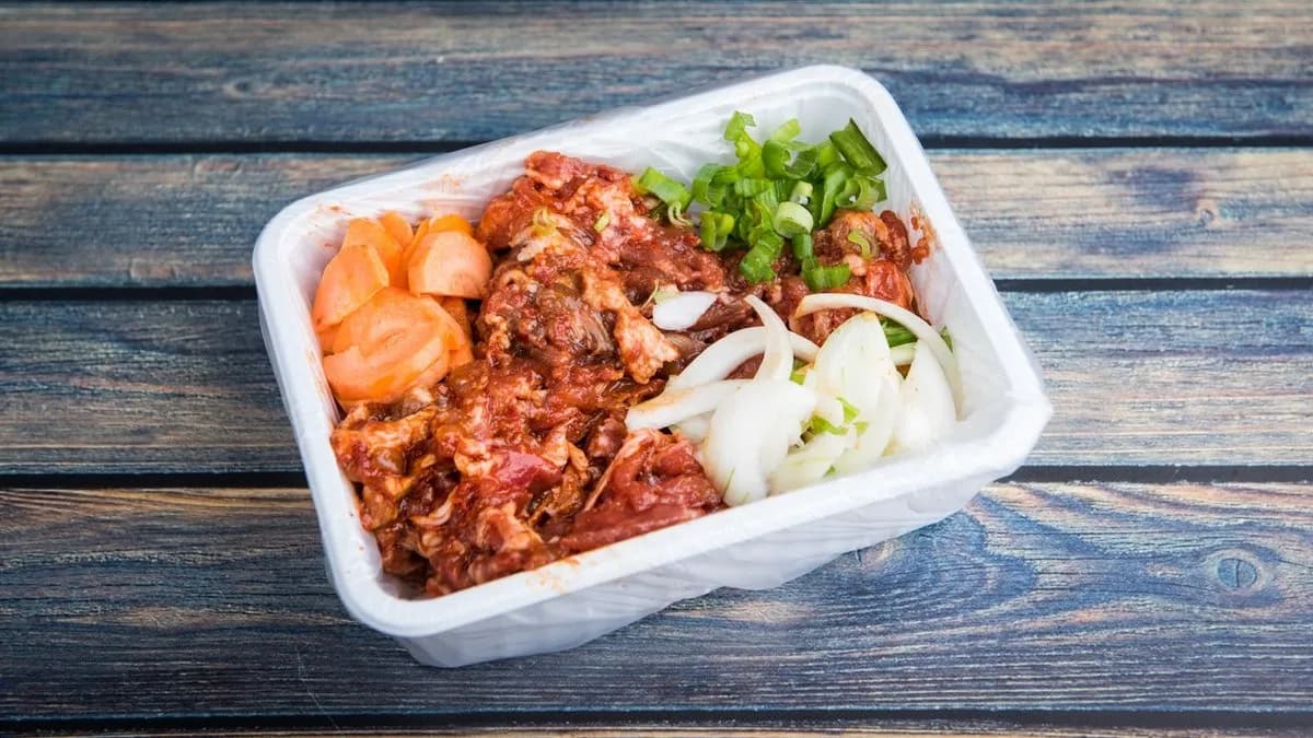 Nyers sertéshús csípős pácban 500g