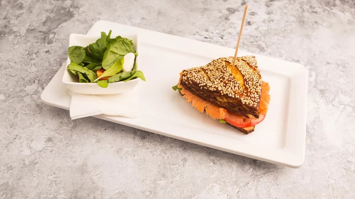 Lazacos, krémsajtos szendvics