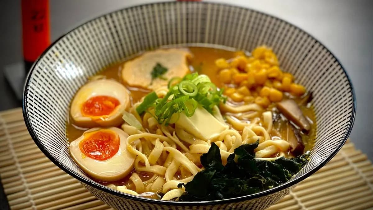 Miso-Ramen leves tenpura rákkal