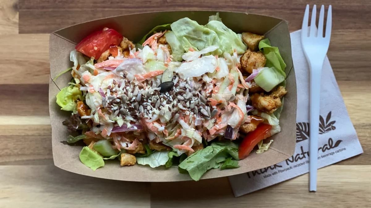 Sült csirke saláta, amerikai coleslaw-val