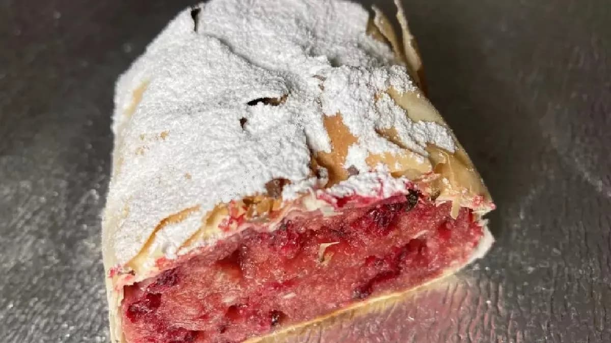 Piros ribizlis rétes