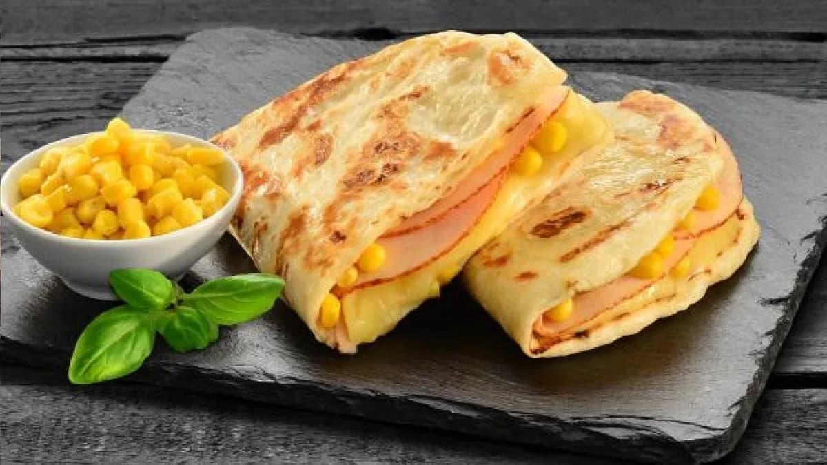 Sült csirkemell sonkás lepény