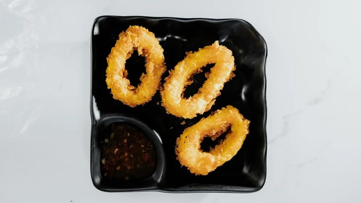 10. Mực tẩm bột / Sült tempura tintahal (3db)